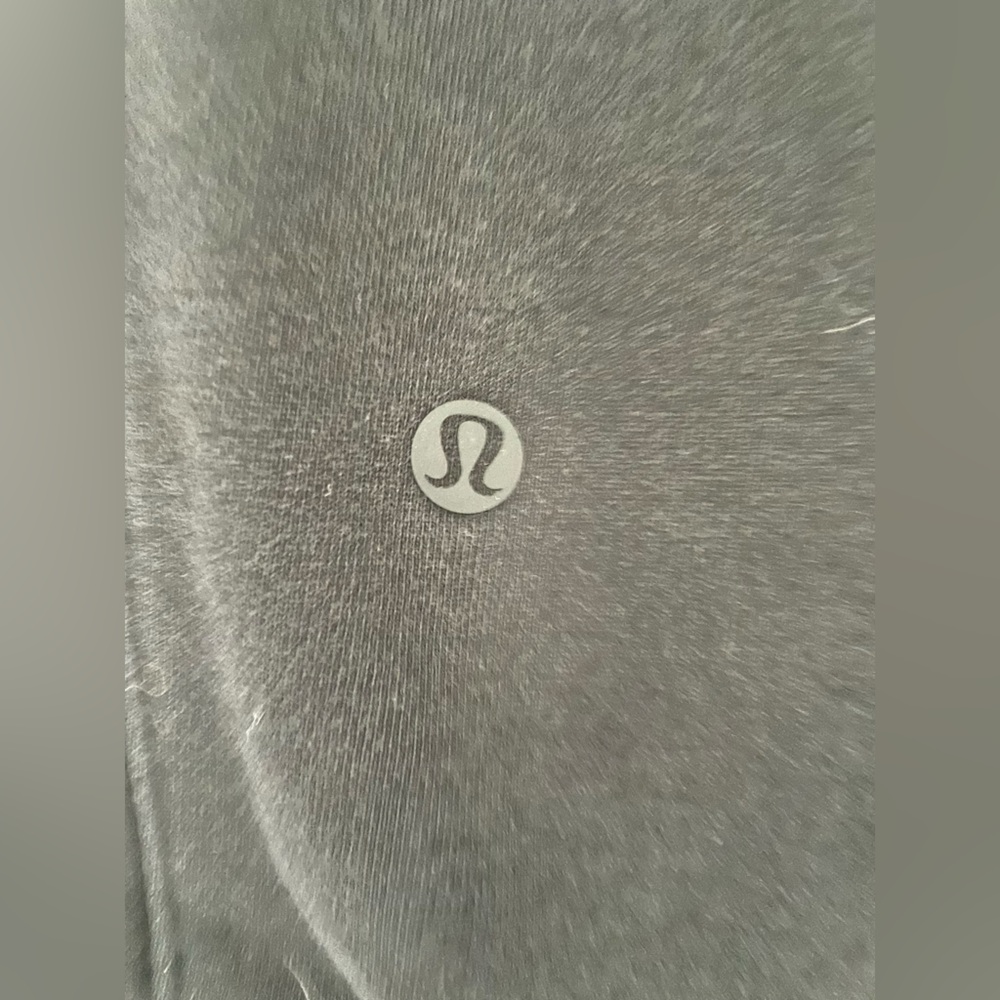 Lululemon black cuffed bottom joggers, size 6 - Picture 5 of 5